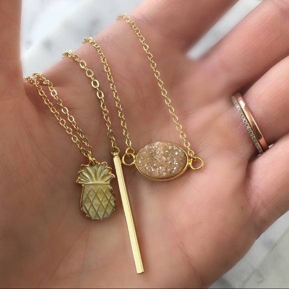 Jewelry - Gold Bar Necklace